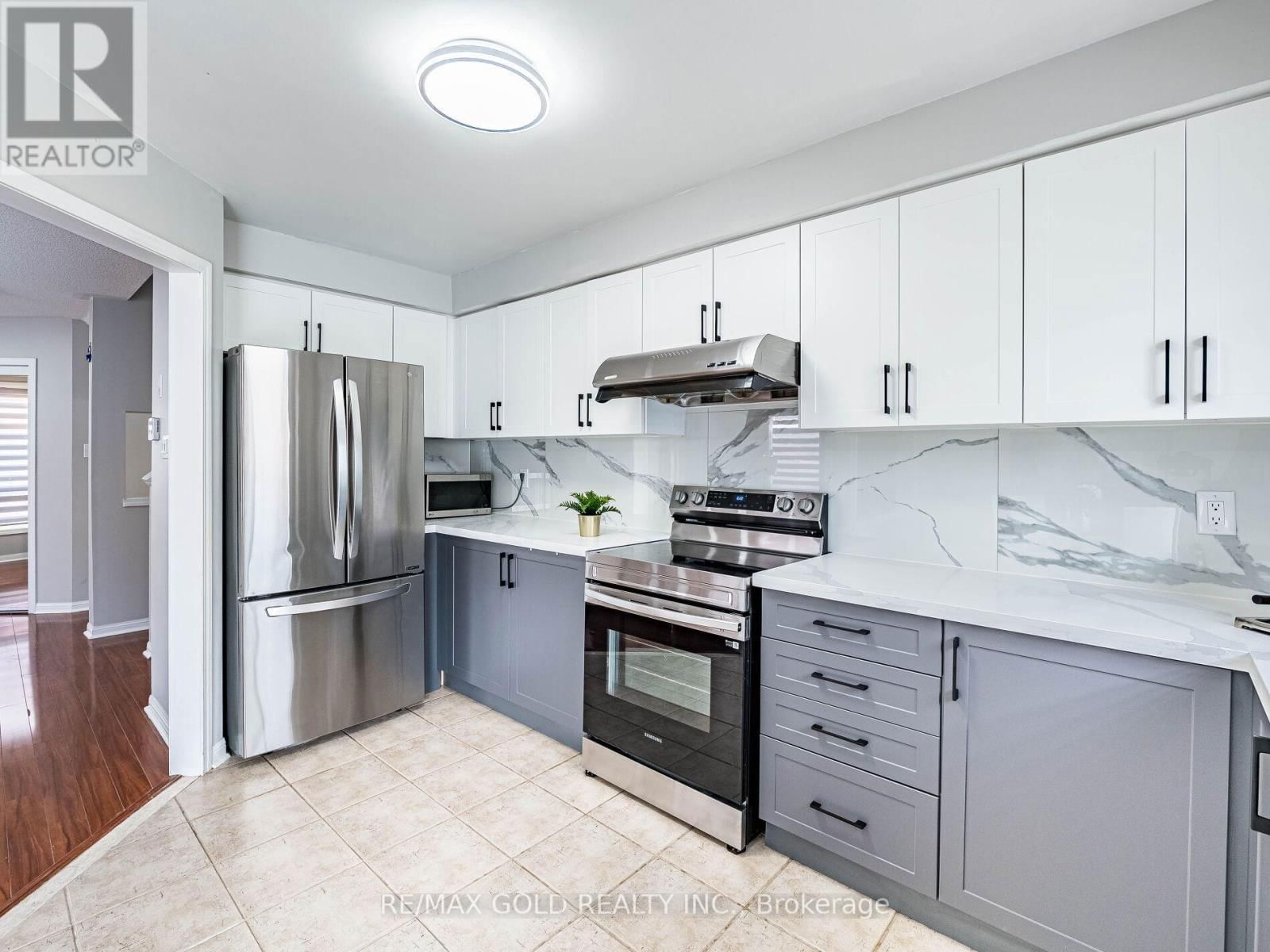 7 DUNLOP COURT Image 13
