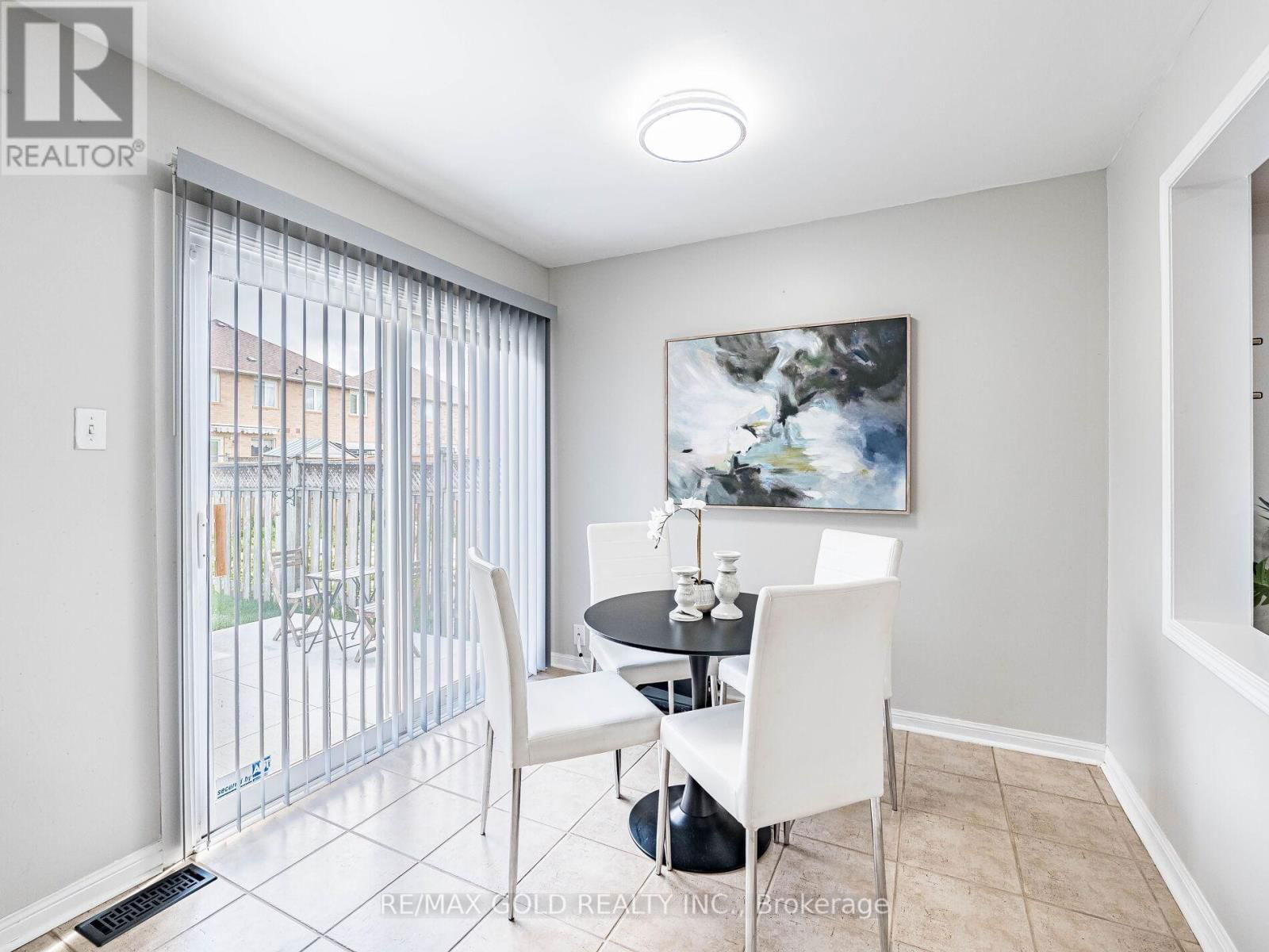 7 DUNLOP COURT Image 15