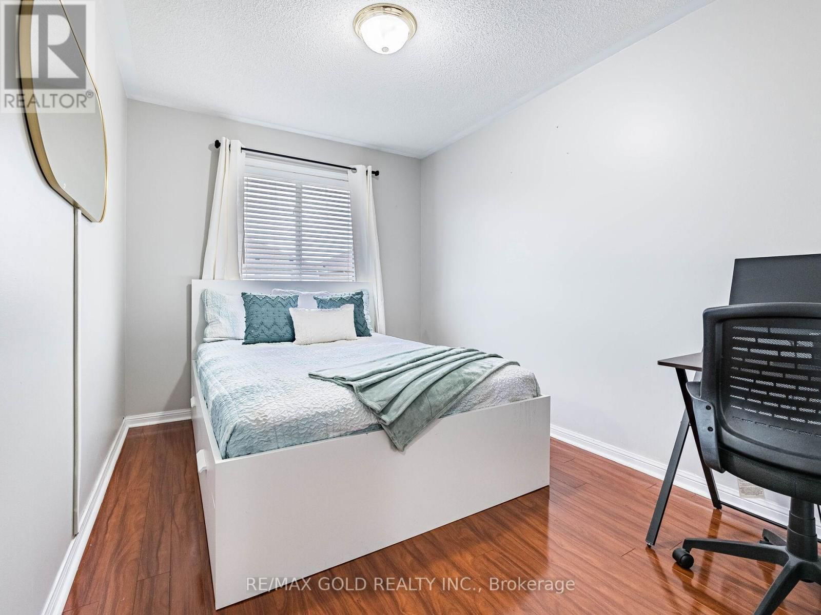 7 DUNLOP COURT Image 23