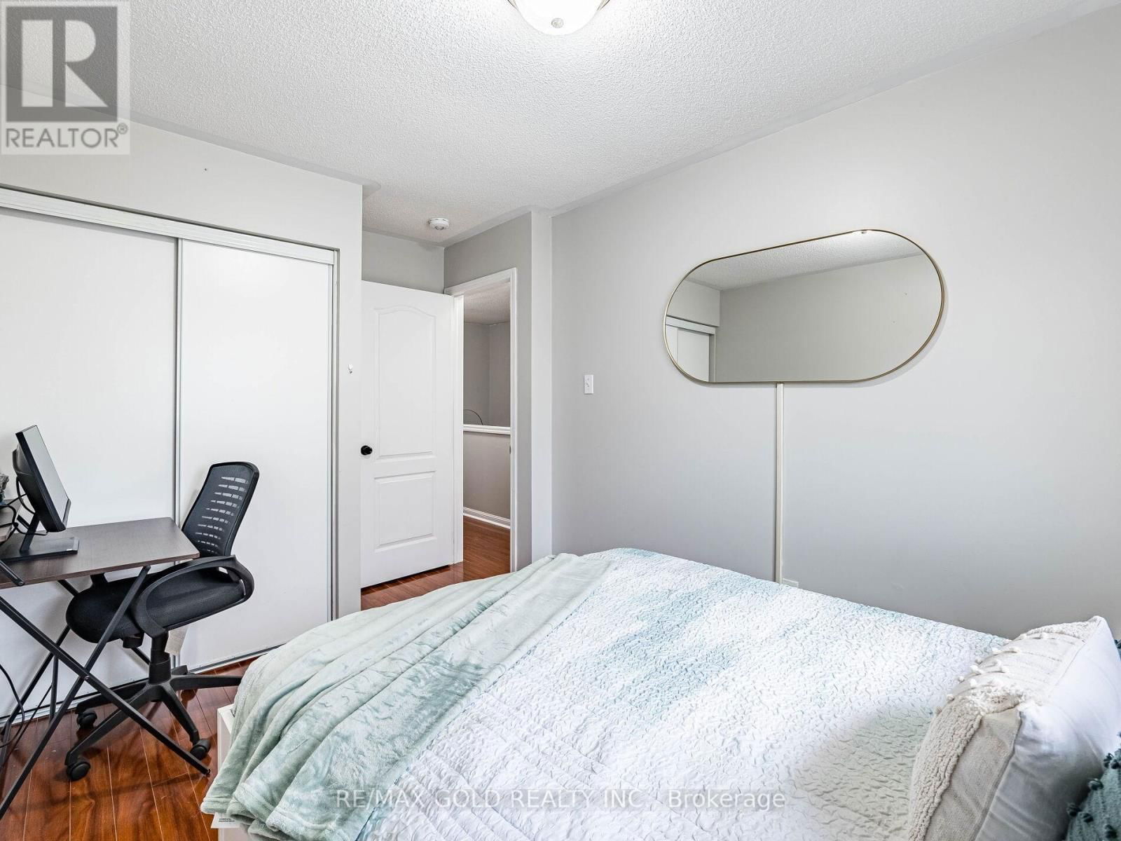 7 DUNLOP COURT Image 24