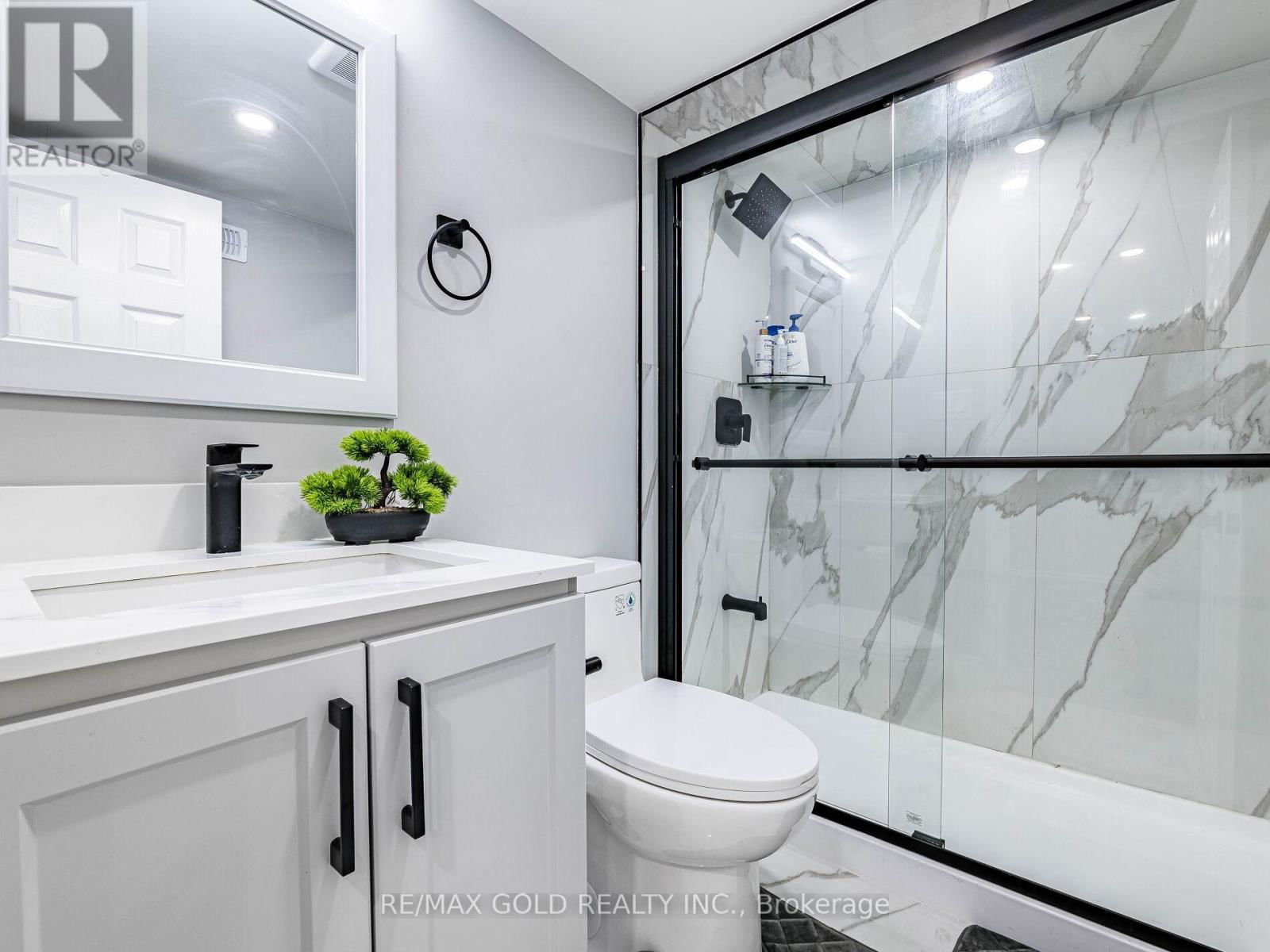 7 DUNLOP COURT Image 35