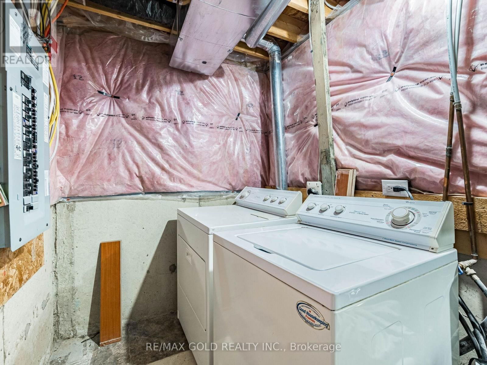 7 DUNLOP COURT Image 36