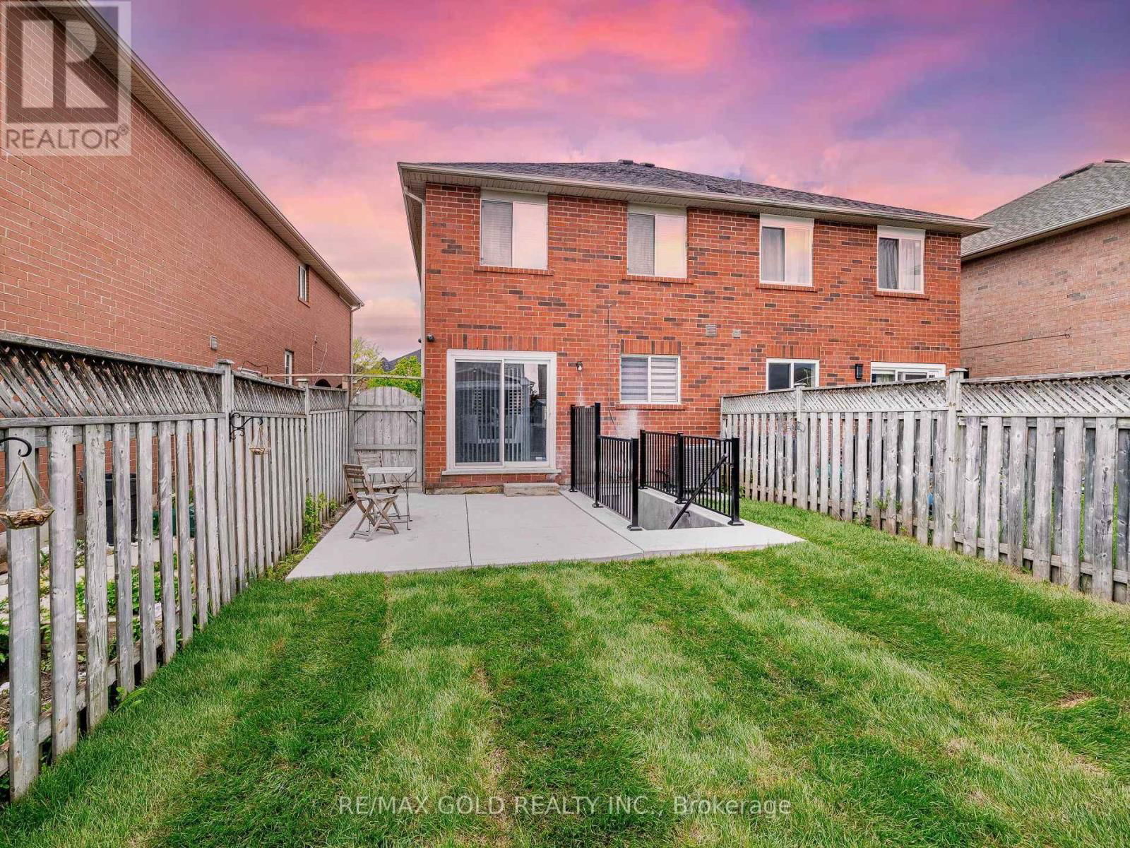 7 DUNLOP COURT Image 38