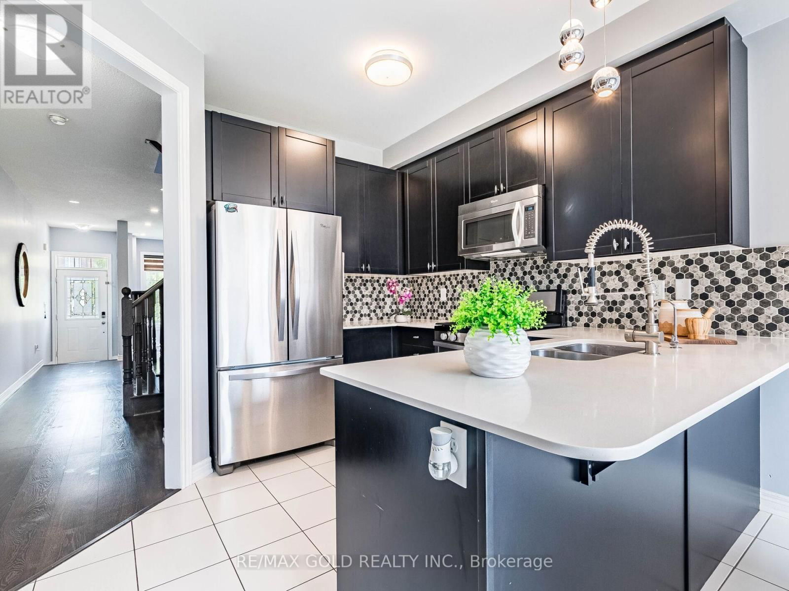 9 KEMPENFELT TRAIL Image 13