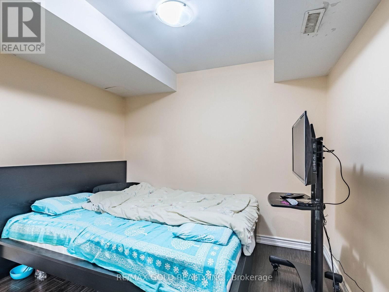 9 KEMPENFELT TRAIL Image 32