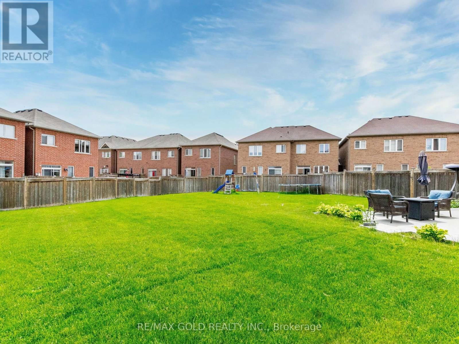9 KEMPENFELT TRAIL Image 36