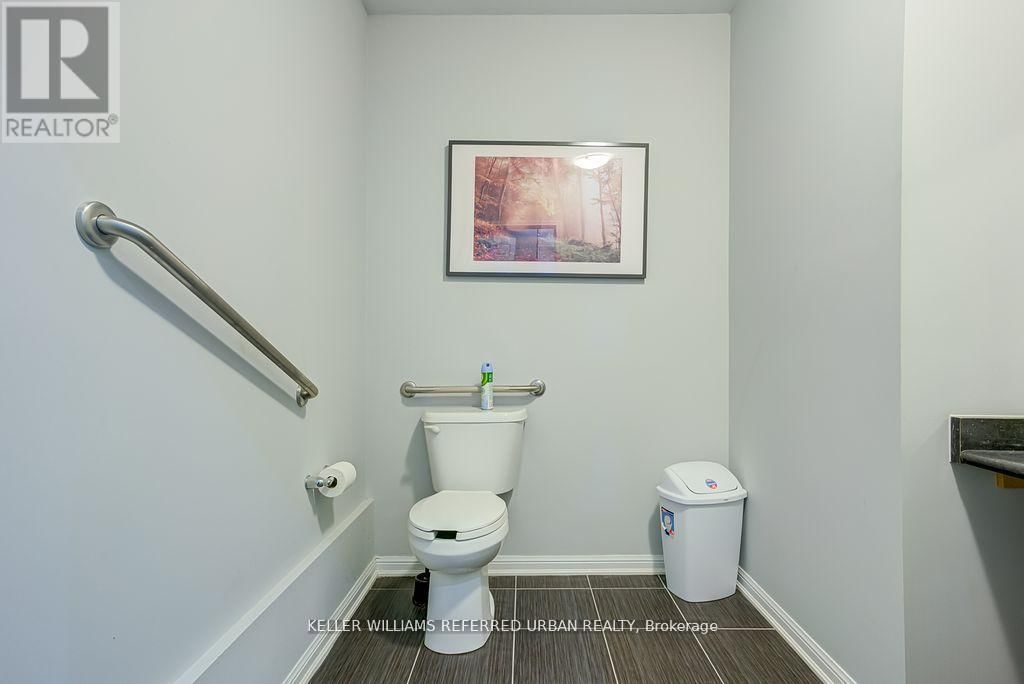 2 - 44 BAYCLIFFS CRESCENT Image 23