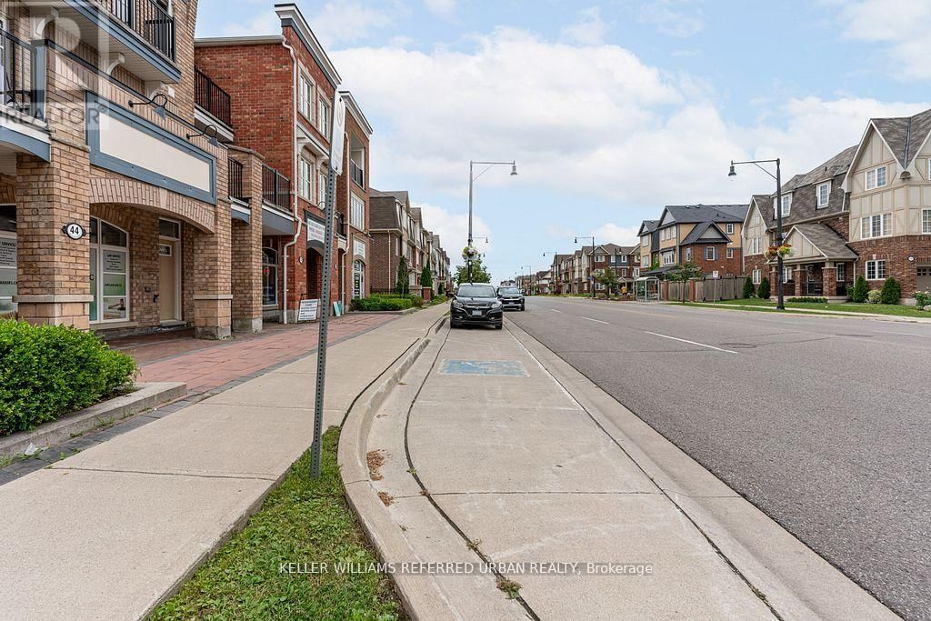 2 - 44 BAYCLIFFS CRESCENT Image 26