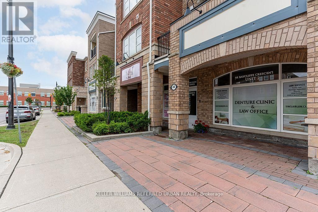 2 - 44 BAYCLIFFS CRESCENT Image 3