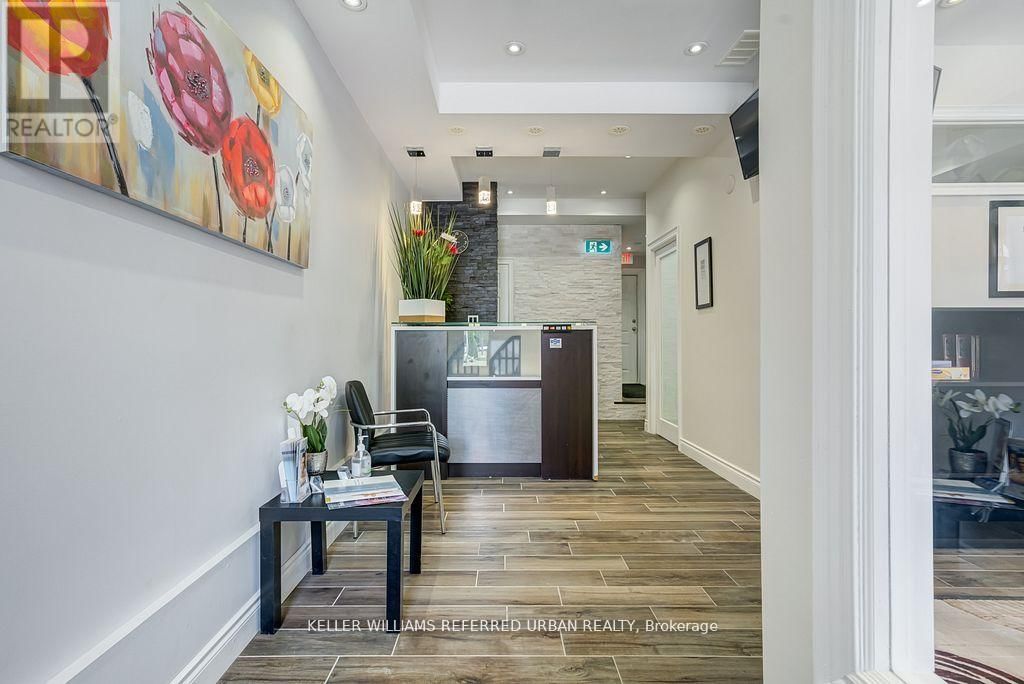 2 - 44 BAYCLIFFS CRESCENT Image 7