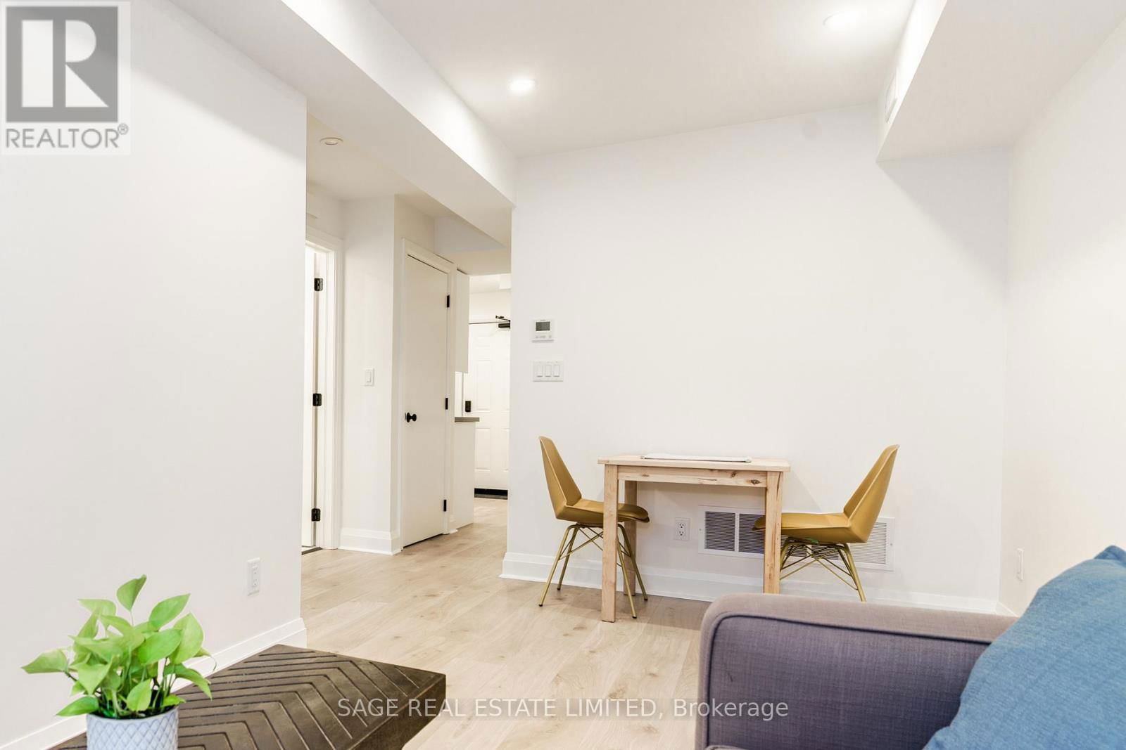 1 - 2413 DUNDAS STREET WEST Image 13