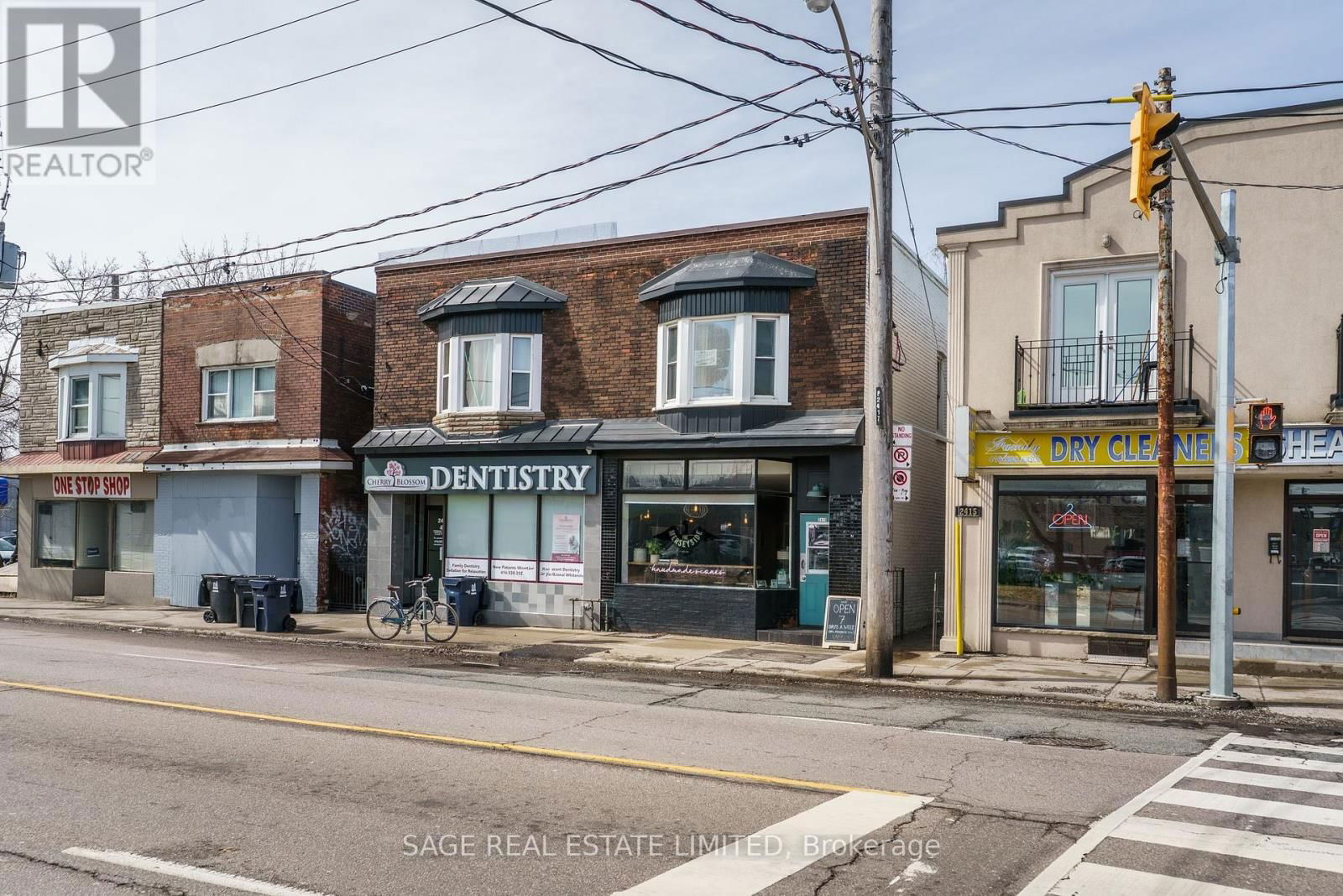 1 - 2413 DUNDAS STREET WEST Image 21