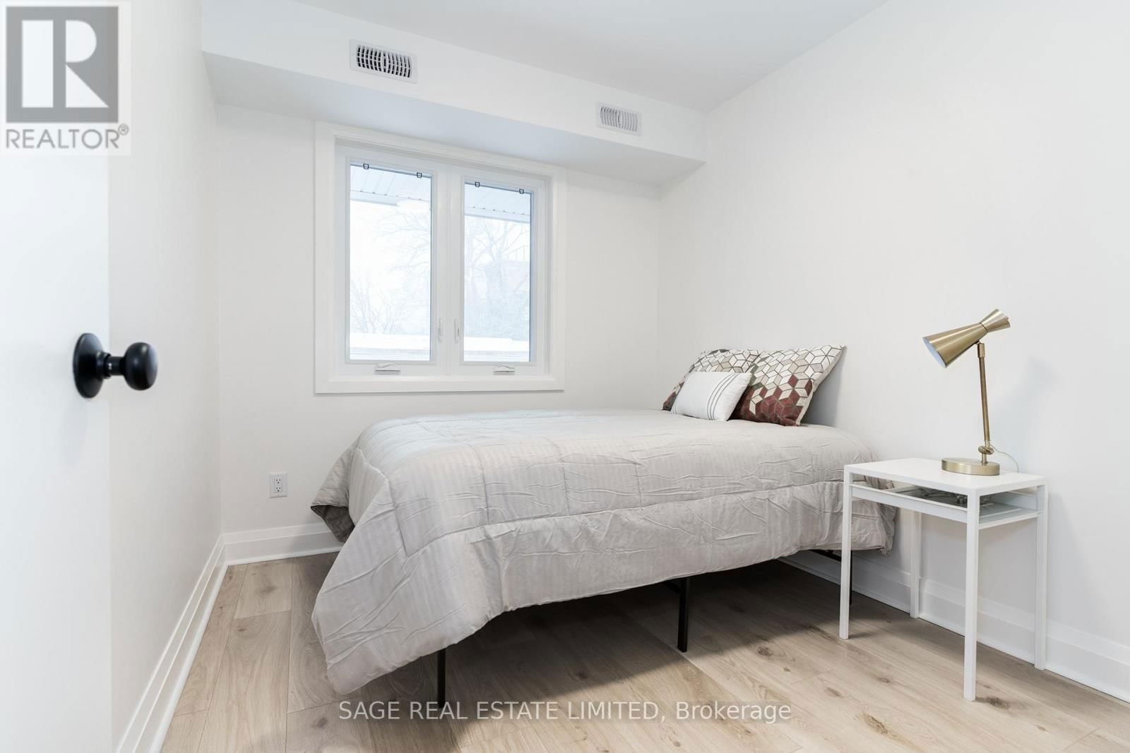 1 - 2413 DUNDAS STREET WEST Image 4