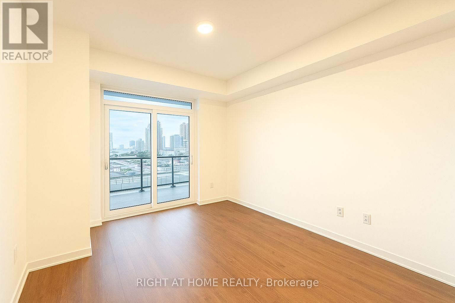 537 - 5081 HURONTARIO STREET Image 3