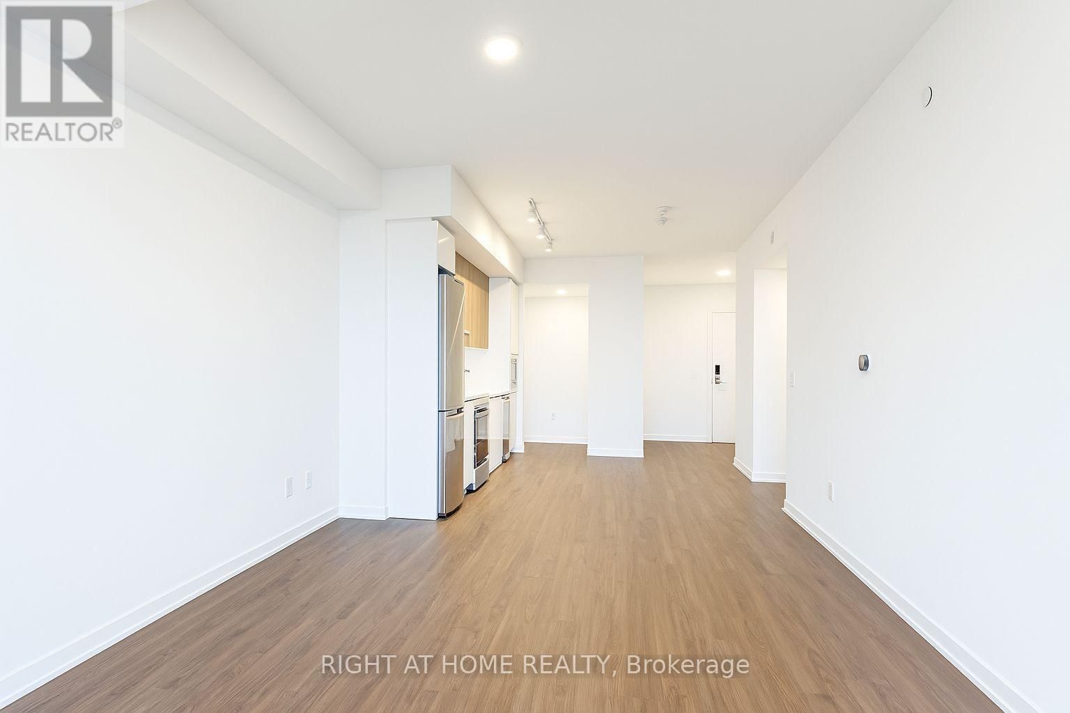 537 - 5081 HURONTARIO STREET Image 4