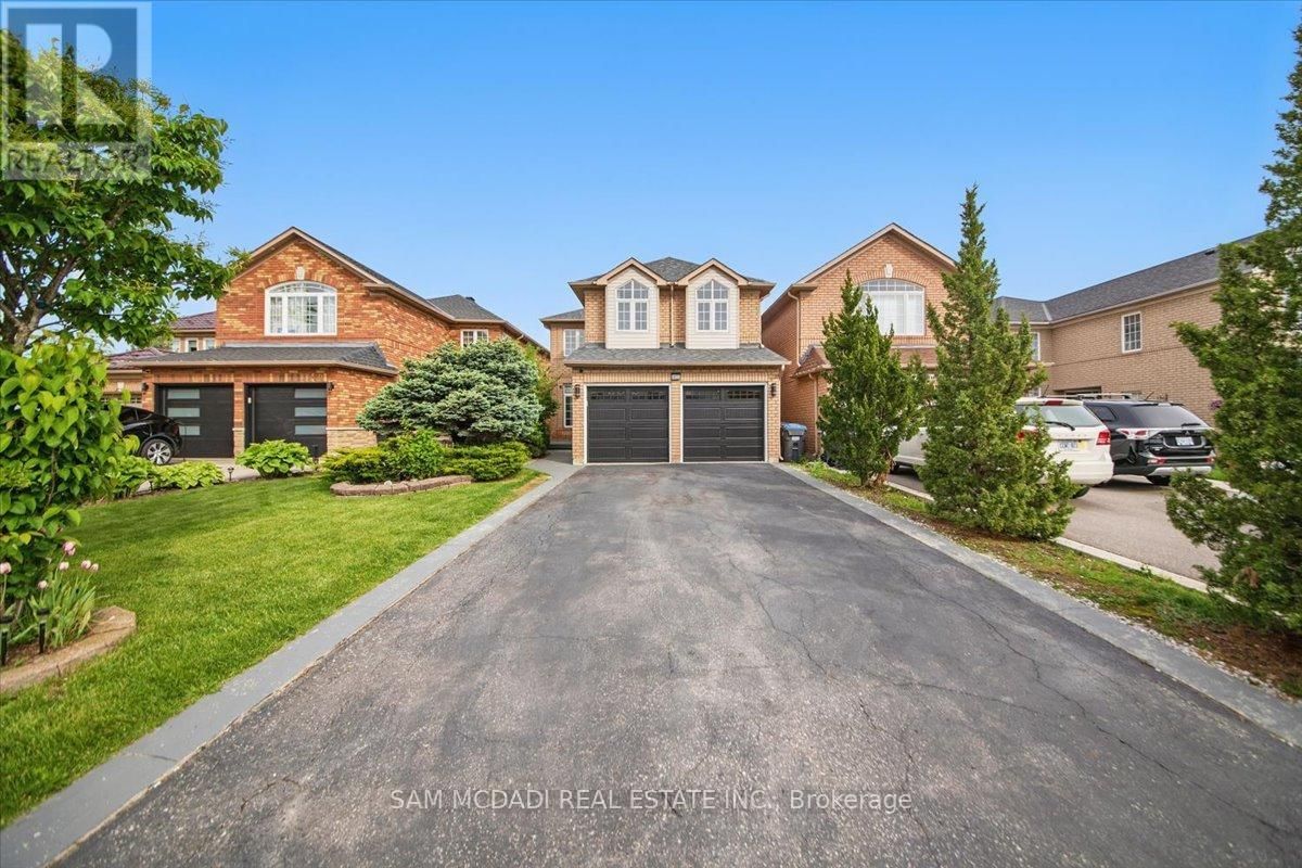 3344 LABURNUM CRESCENT Image 1