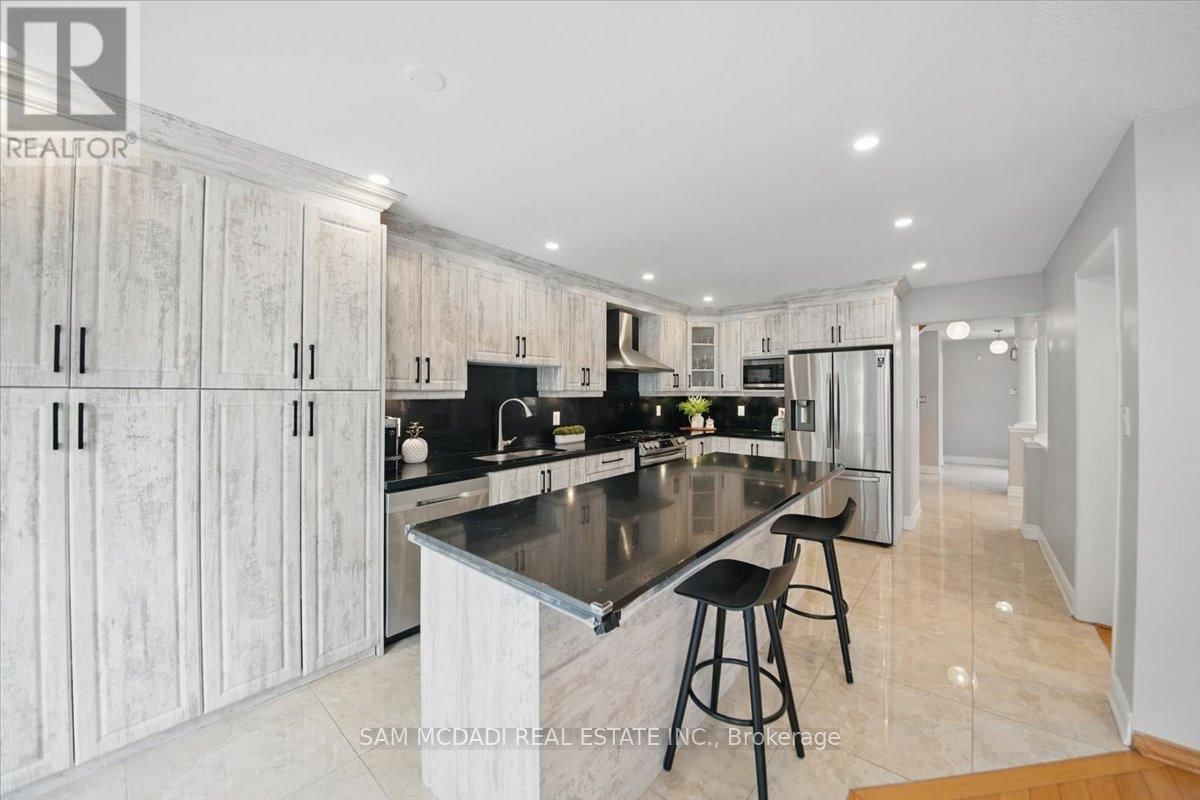 3344 LABURNUM CRESCENT Image 10