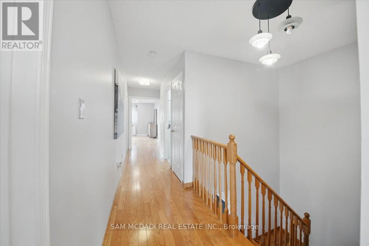 3344 LABURNUM CRESCENT Image 14