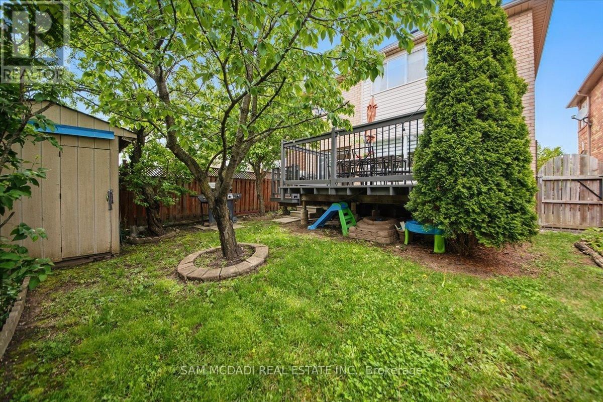 3344 LABURNUM CRESCENT Image 43