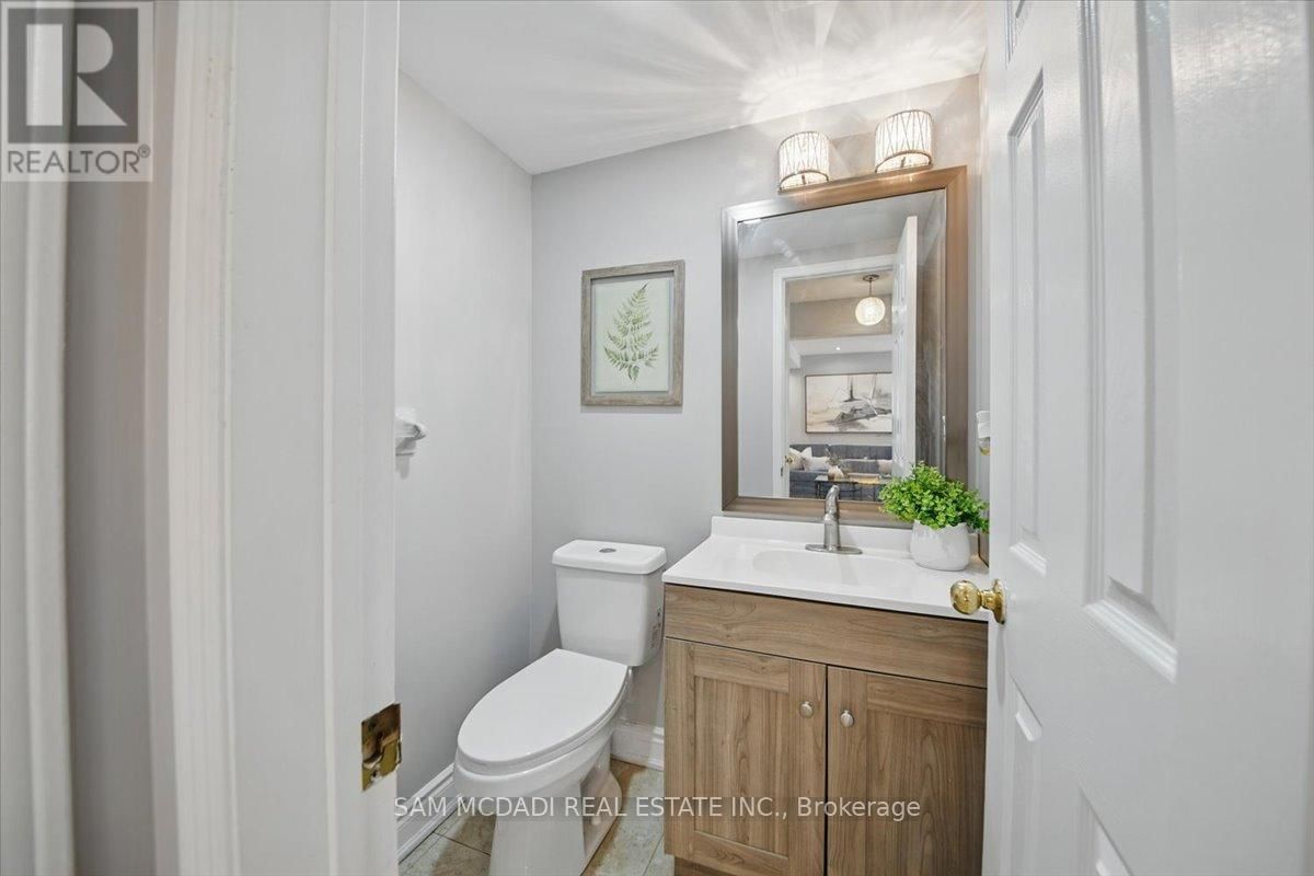 3344 LABURNUM CRESCENT Image 9