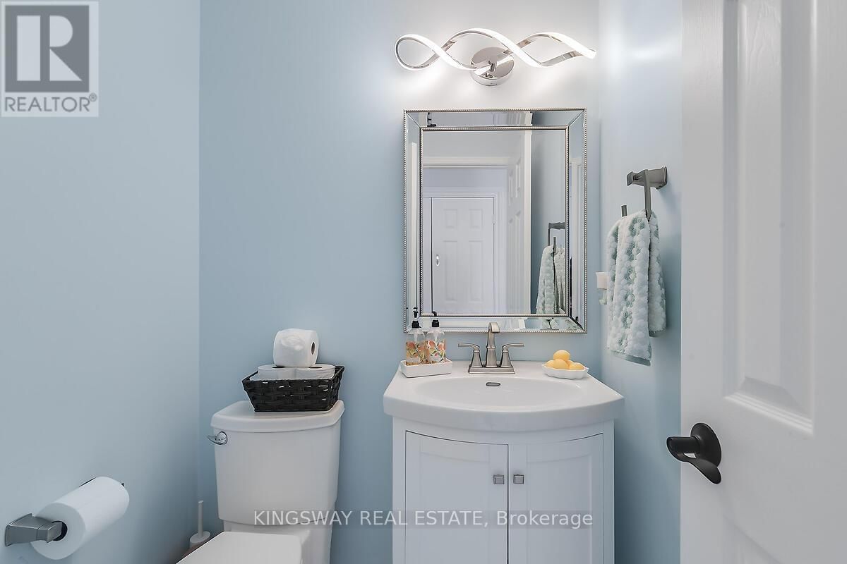 4172 VERMONT CRESCENT Image 22