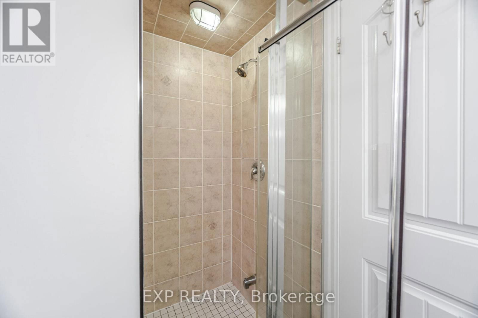 39 FORBES TERRACE Image 32