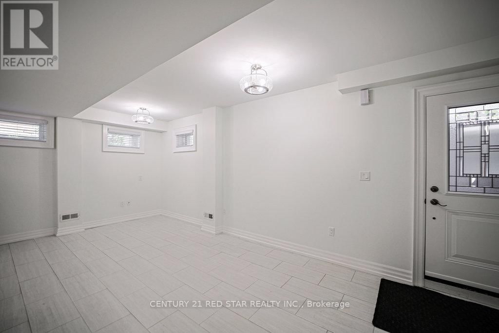 164 ELMHURST DRIVE Image 32