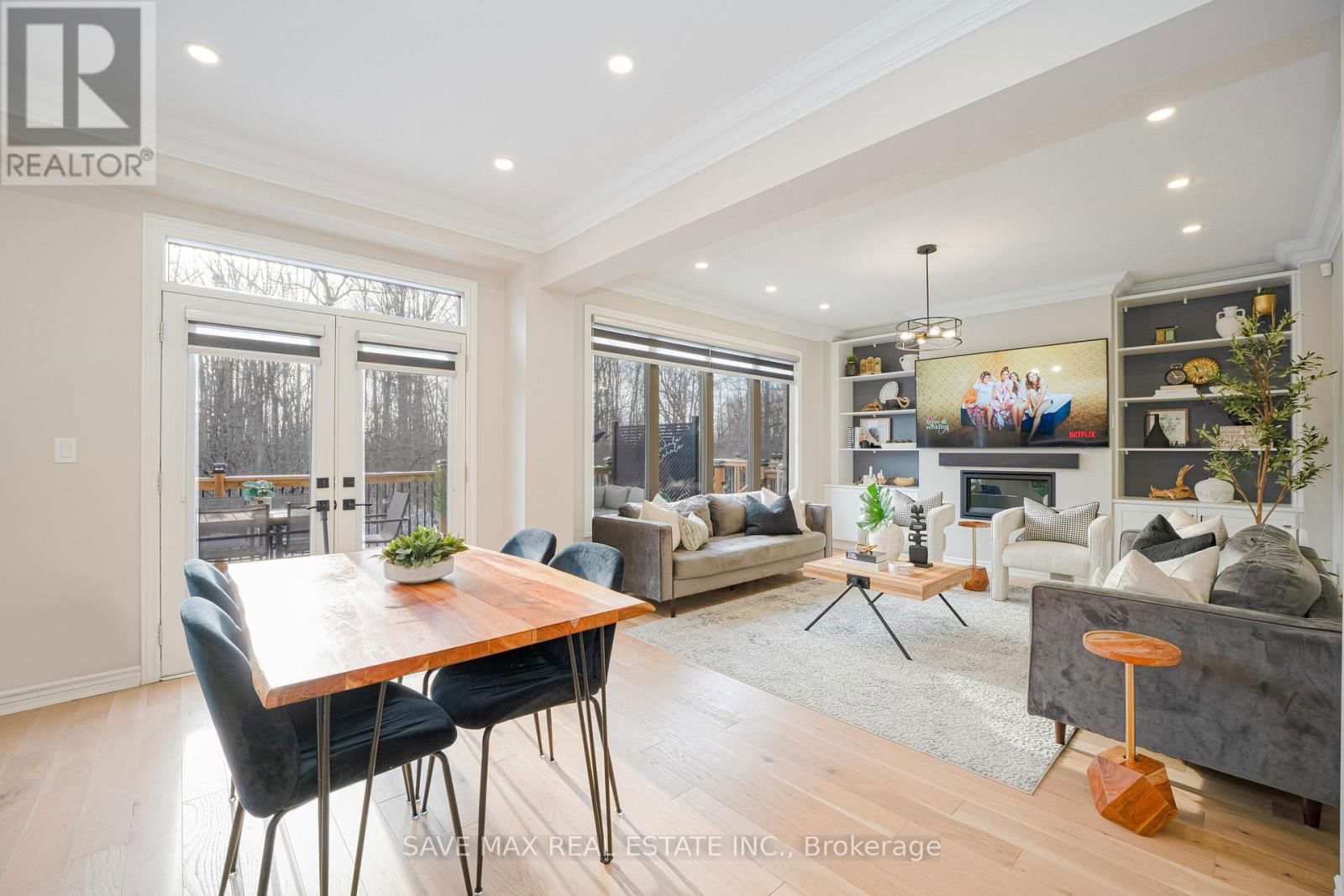 449 THORNBORROW COURT Image 13