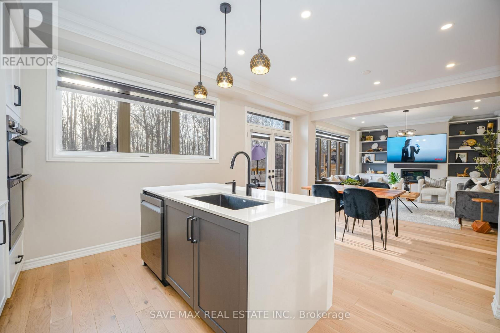 449 THORNBORROW COURT Image 20