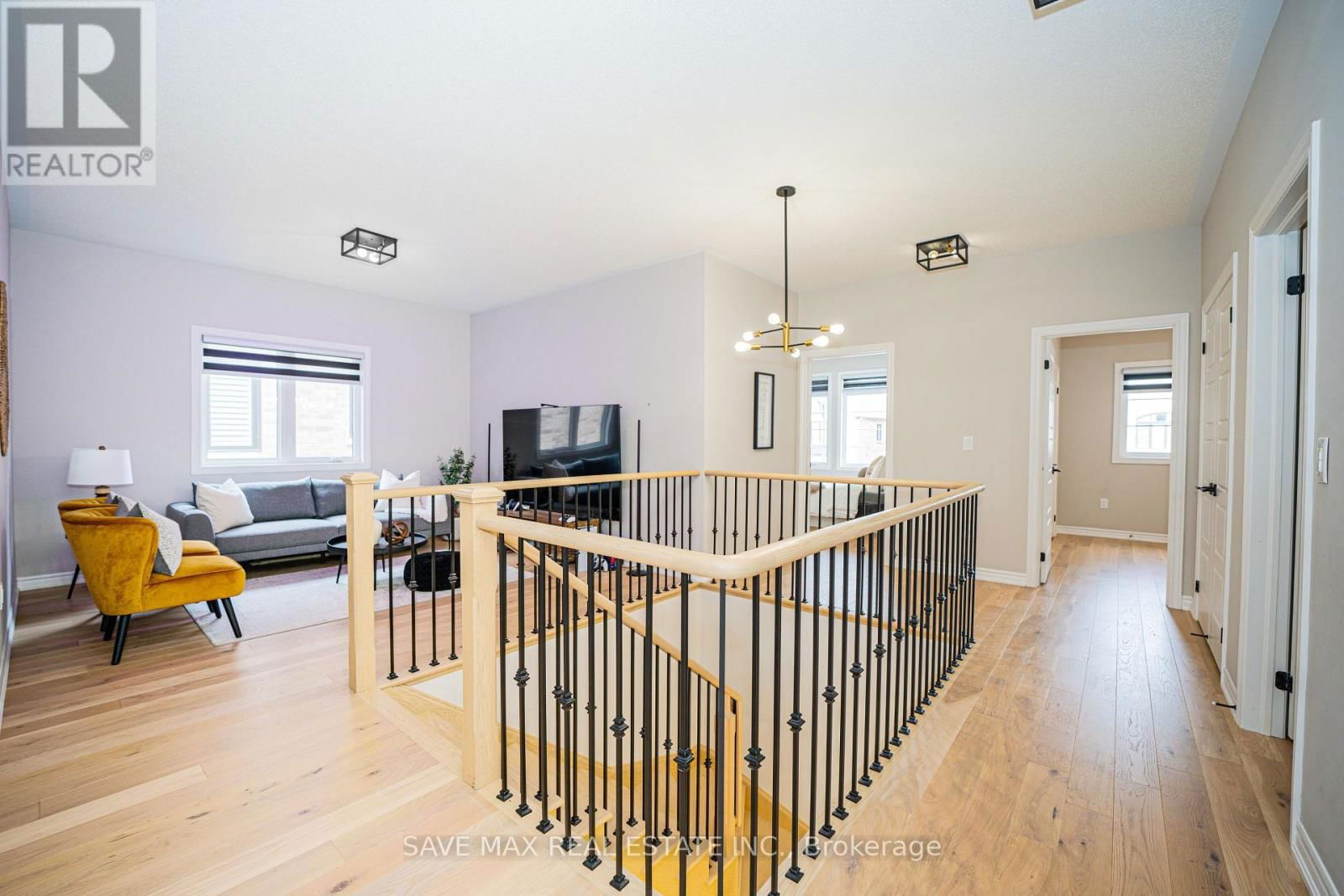 449 THORNBORROW COURT Image 25