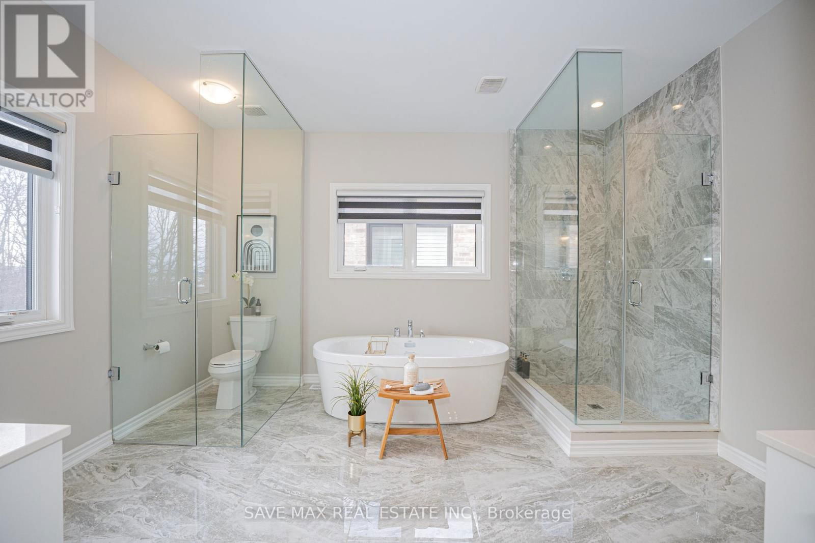 449 THORNBORROW COURT Image 28