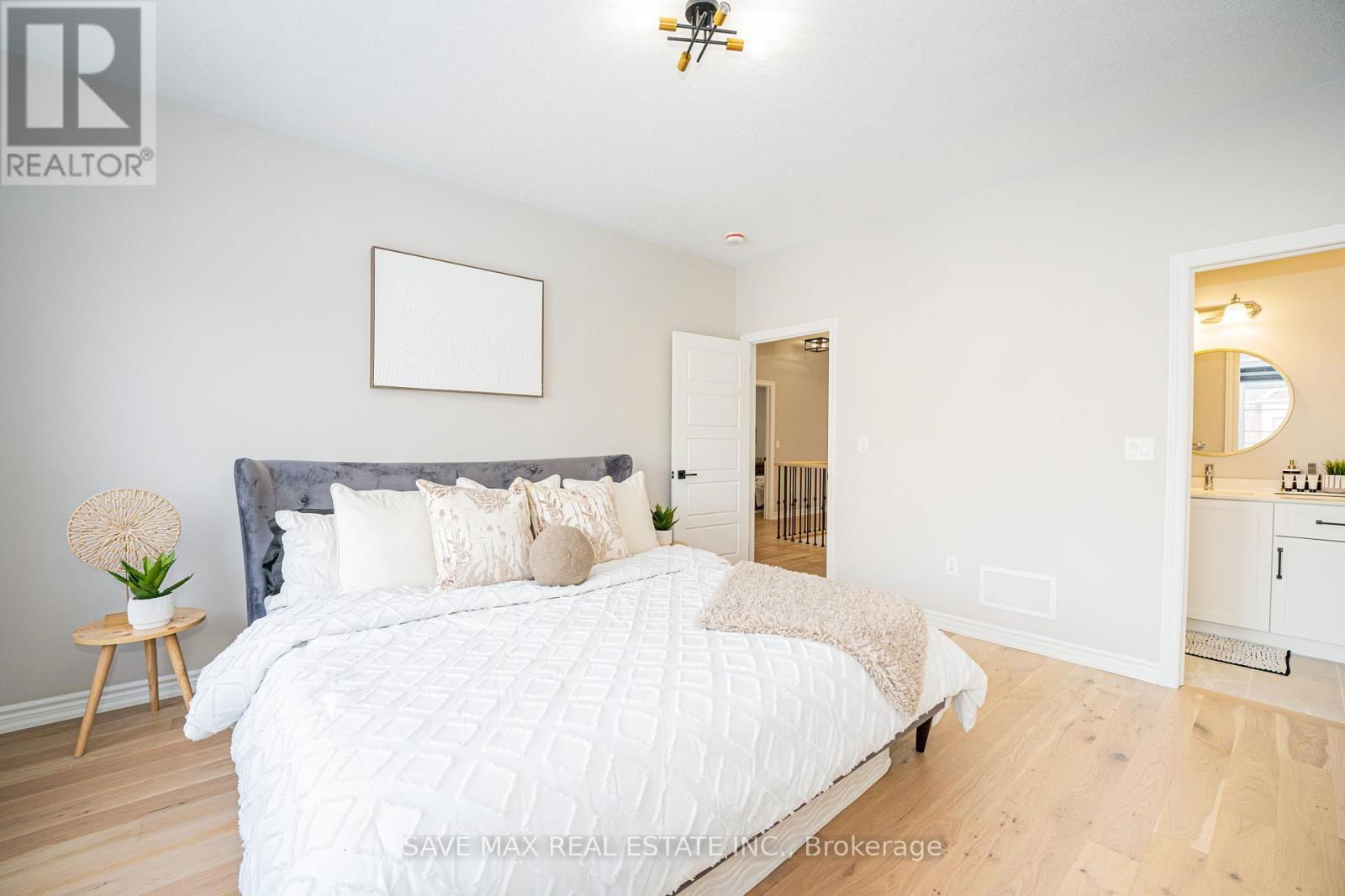 449 THORNBORROW COURT Image 33