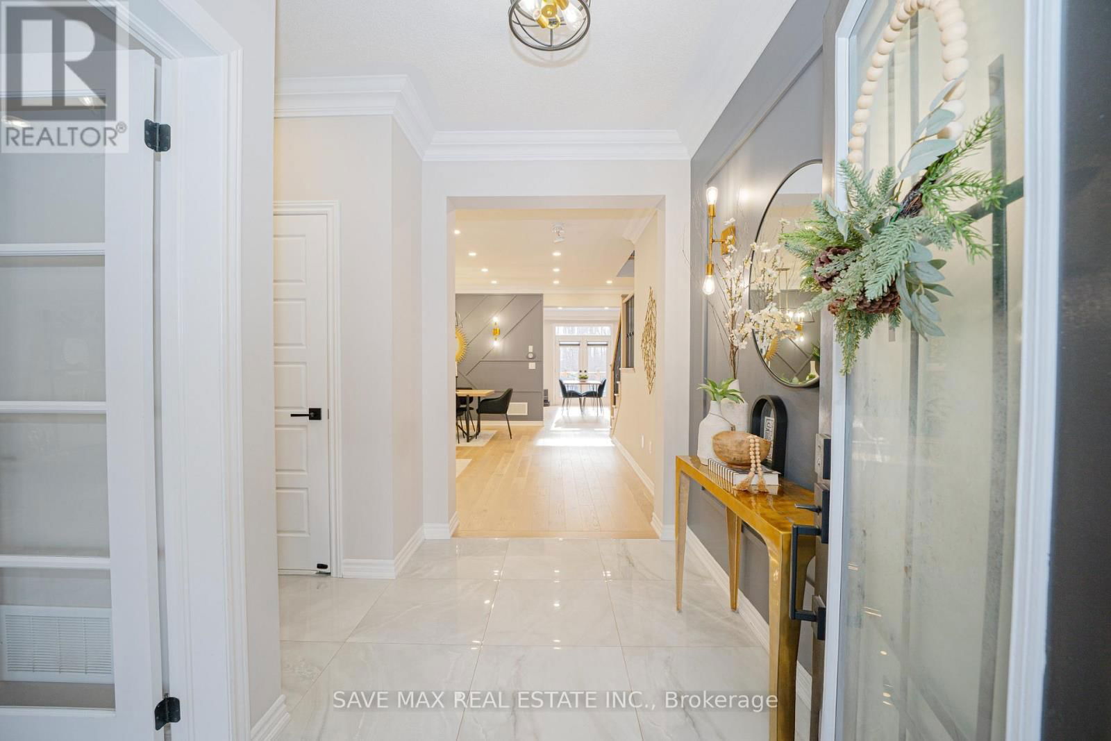 449 THORNBORROW COURT Image 7