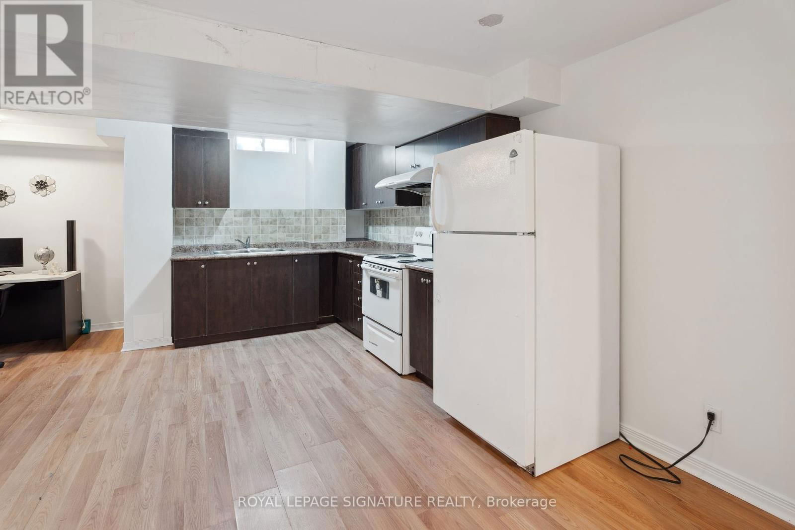 72 PENBRIDGE CIRCLE Image 42
