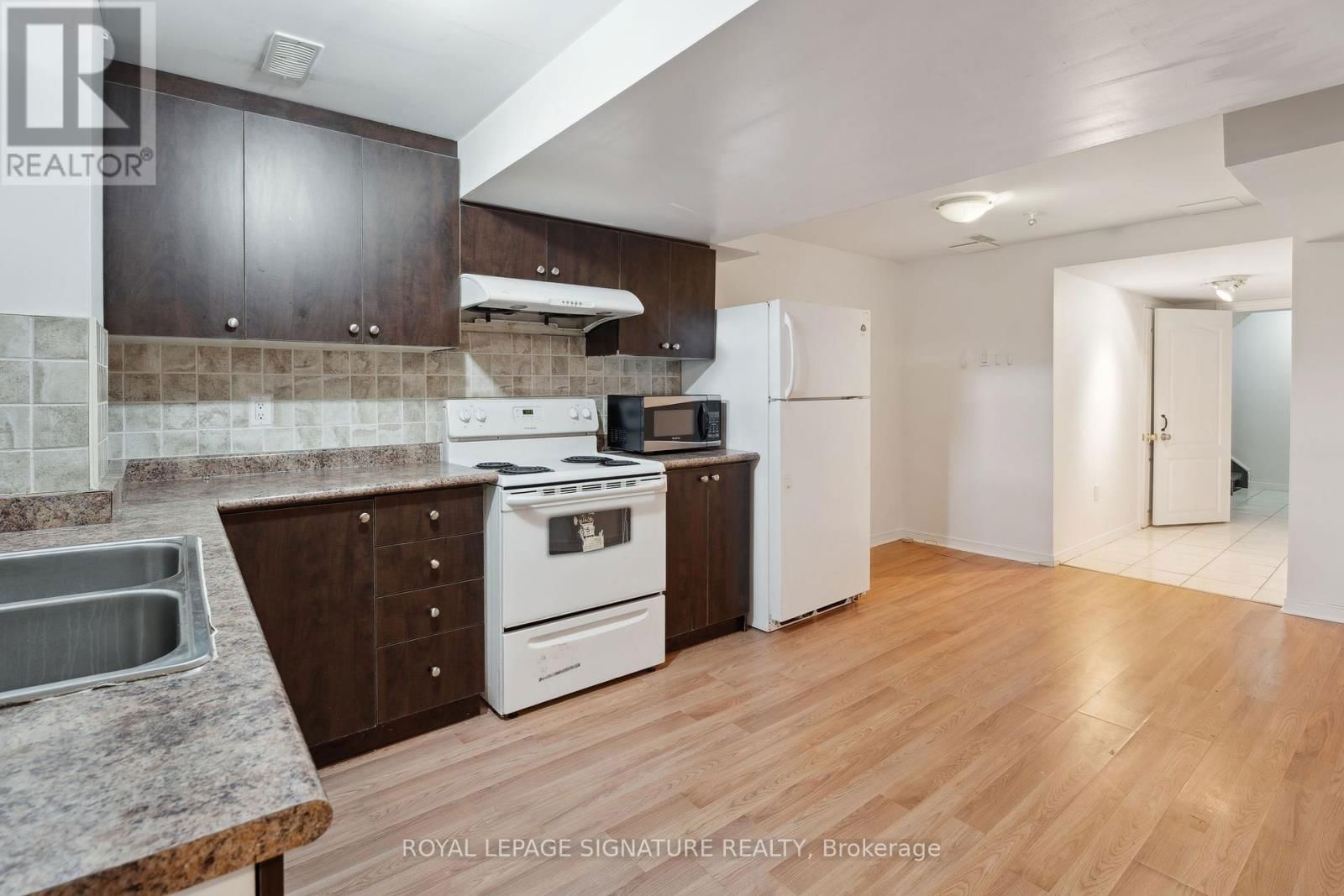 72 PENBRIDGE CIRCLE Image 43
