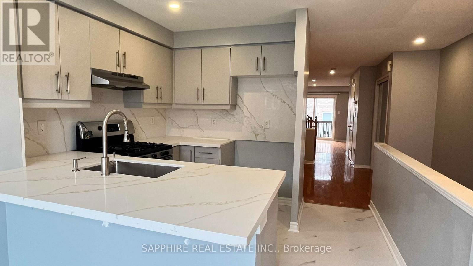 3255 REDPATH CIRCLE Image 12