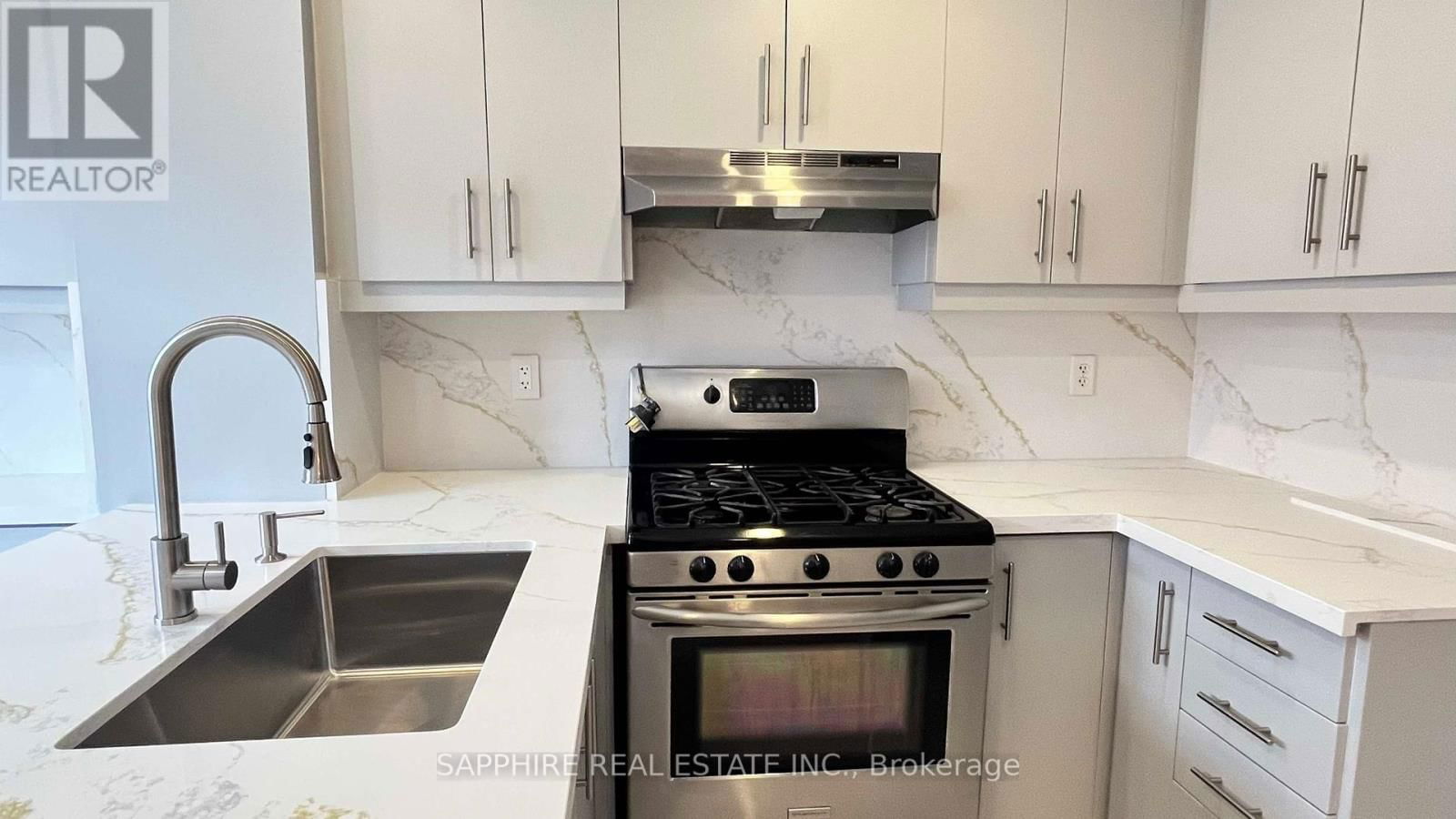 3255 REDPATH CIRCLE Image 13