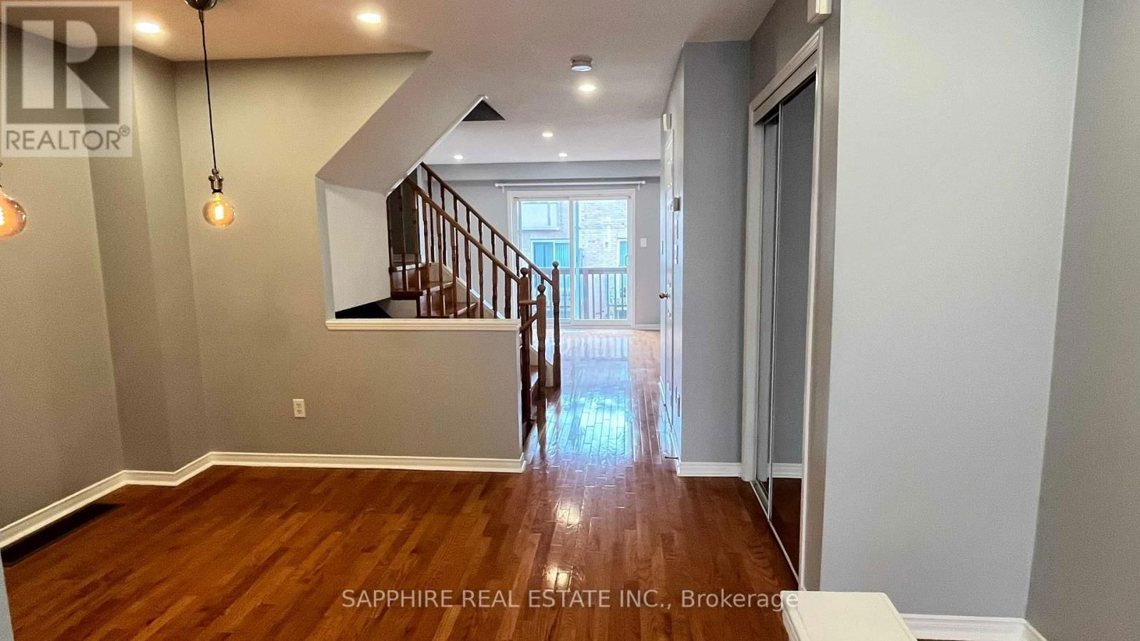 3255 REDPATH CIRCLE Image 15