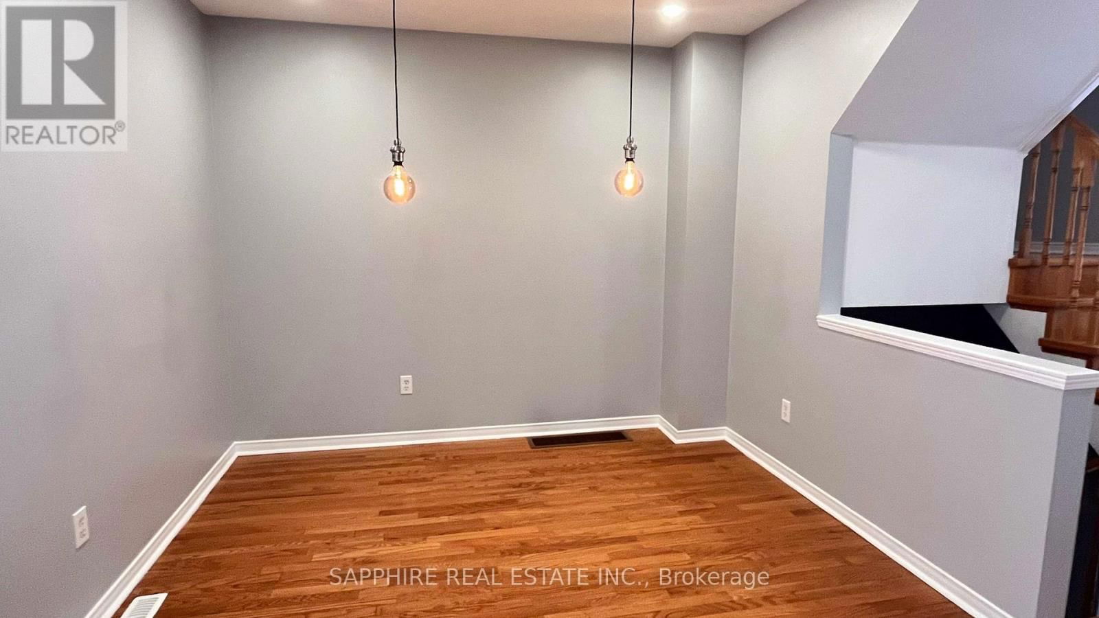 3255 REDPATH CIRCLE Image 16