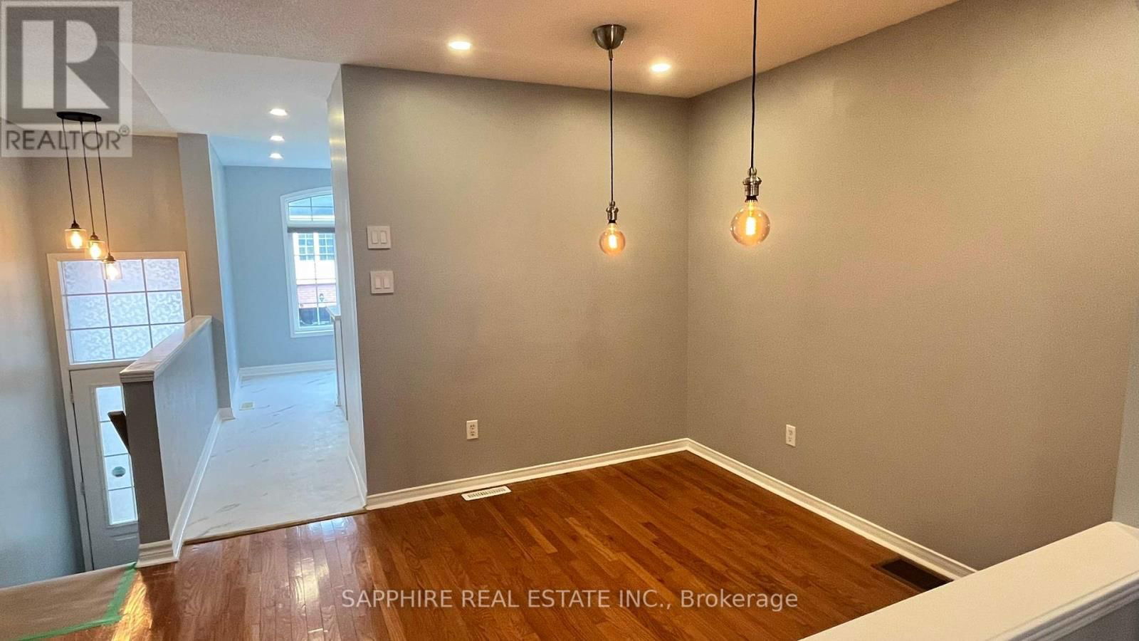 3255 REDPATH CIRCLE Image 17