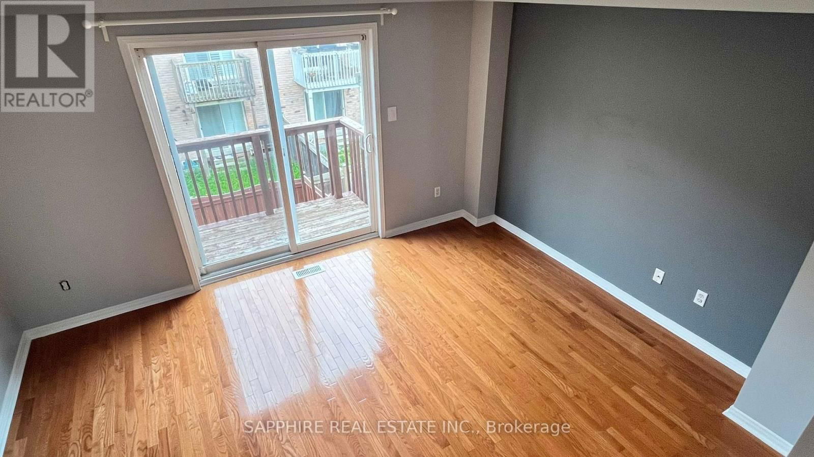 3255 REDPATH CIRCLE Image 26
