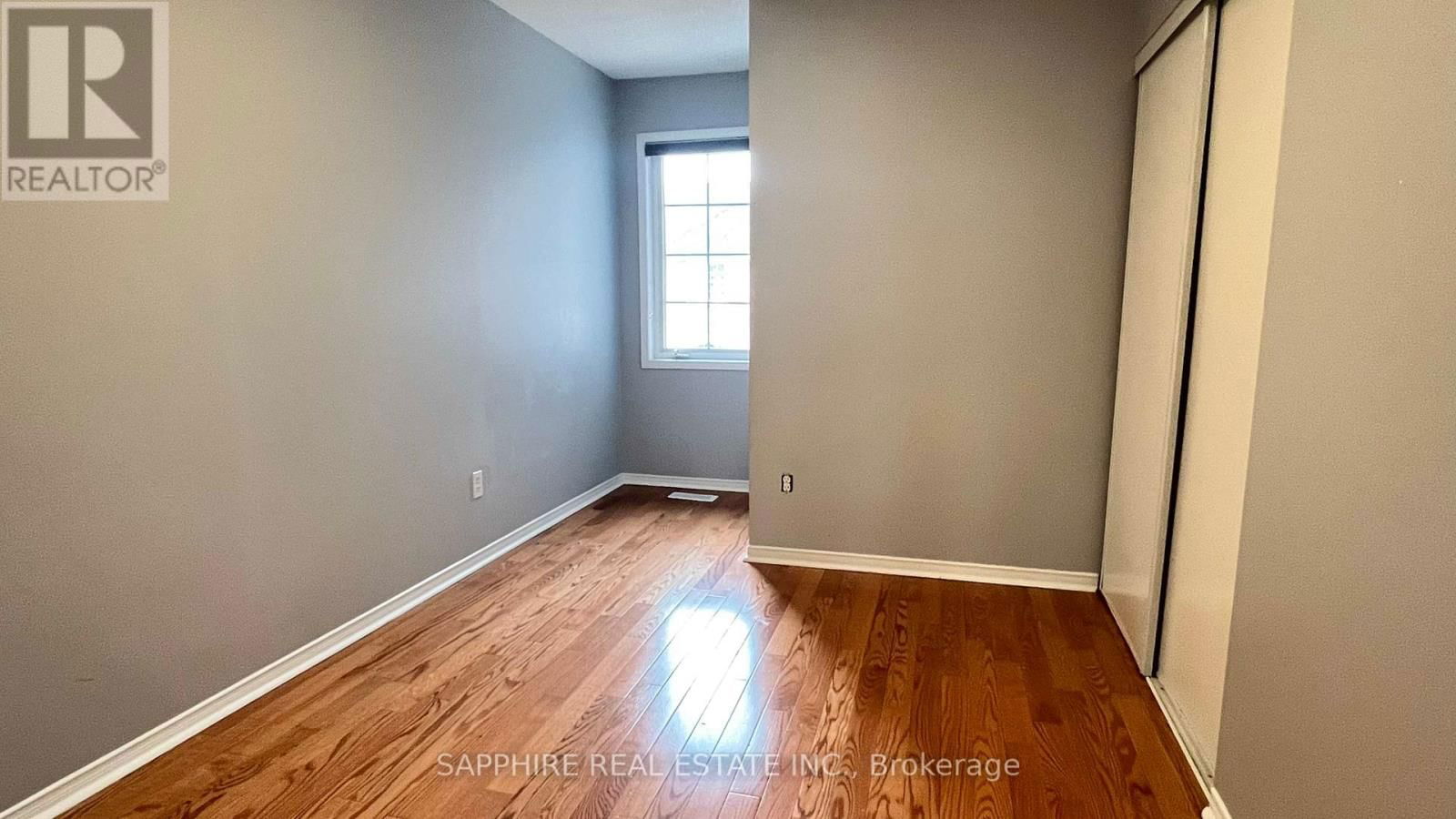 3255 REDPATH CIRCLE Image 27