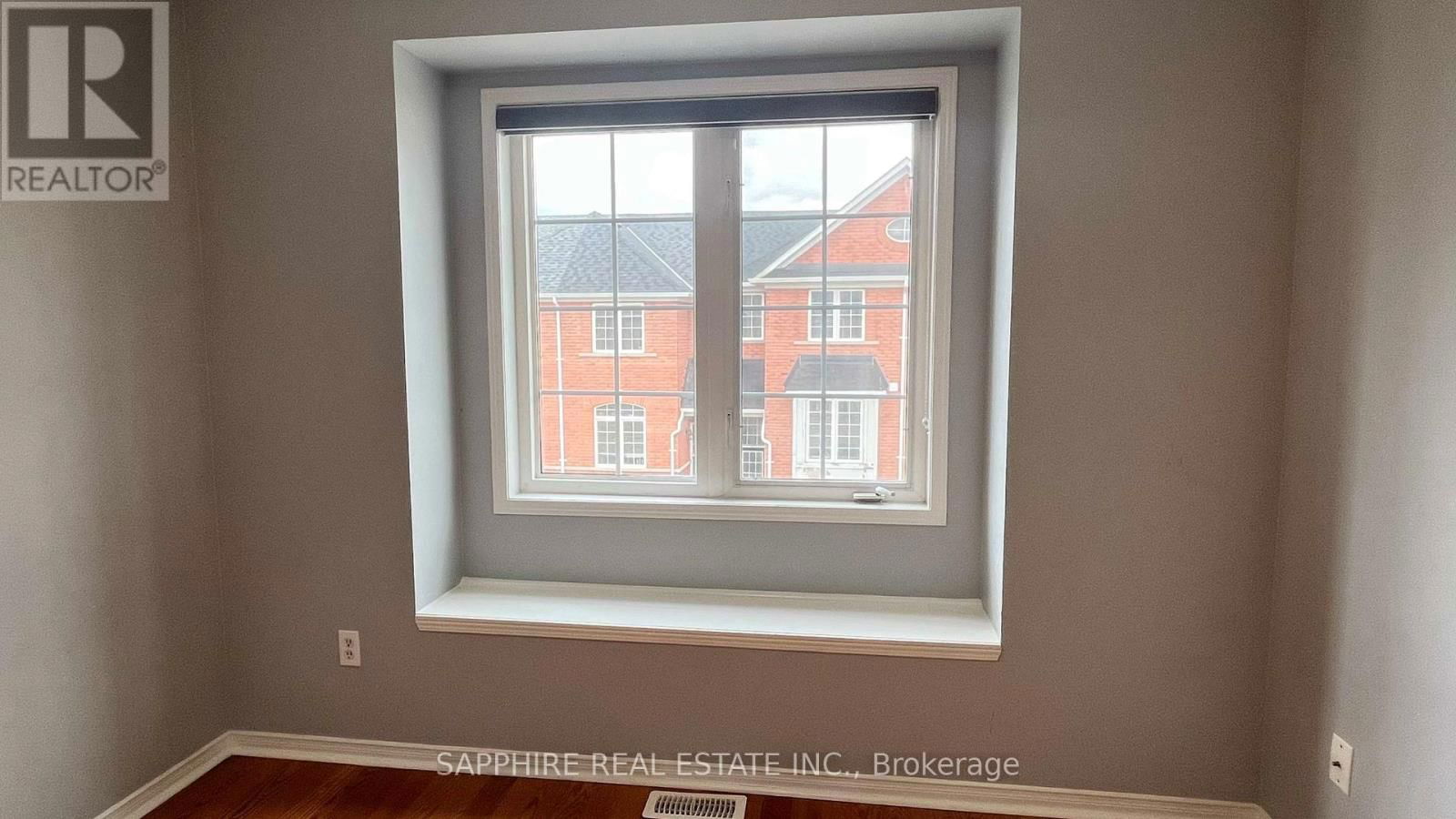 3255 REDPATH CIRCLE Image 32