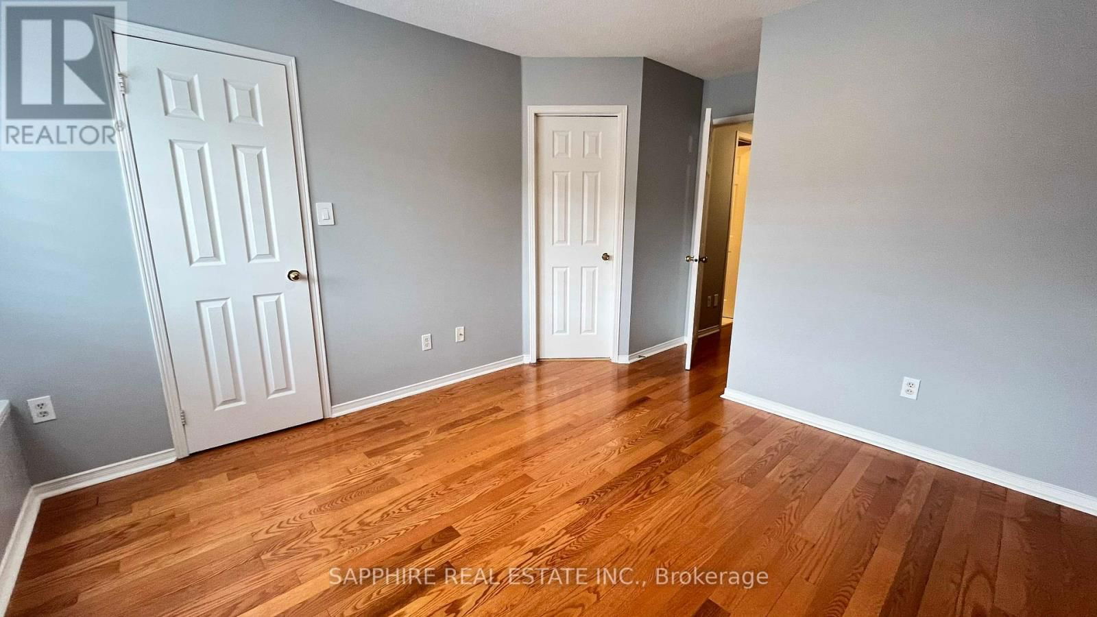 3255 REDPATH CIRCLE Image 35