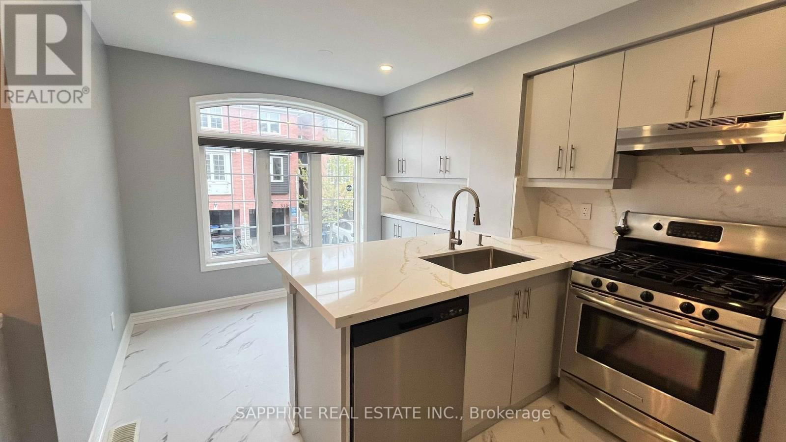 3255 REDPATH CIRCLE Image 6