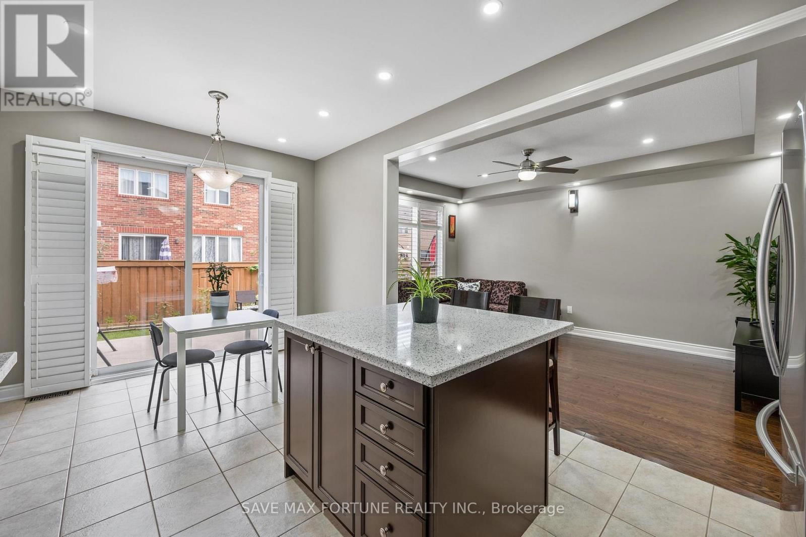 262 CEDRIC TERRACE Image 16