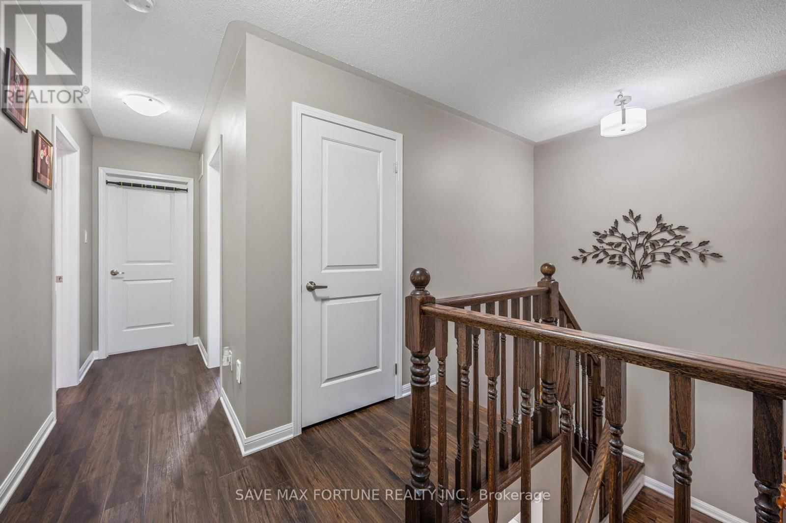 262 CEDRIC TERRACE Image 19