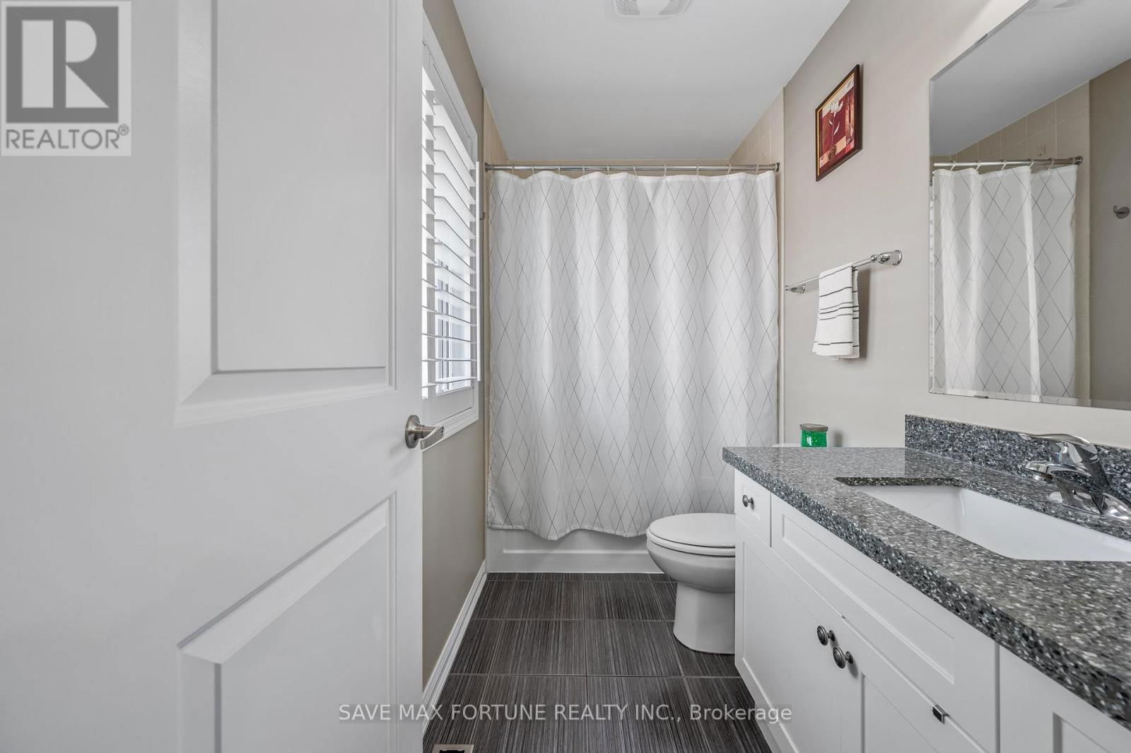 262 CEDRIC TERRACE Image 22