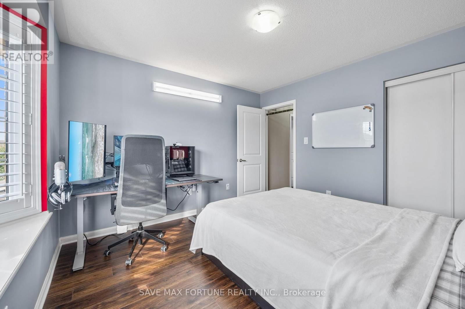 262 CEDRIC TERRACE Image 24