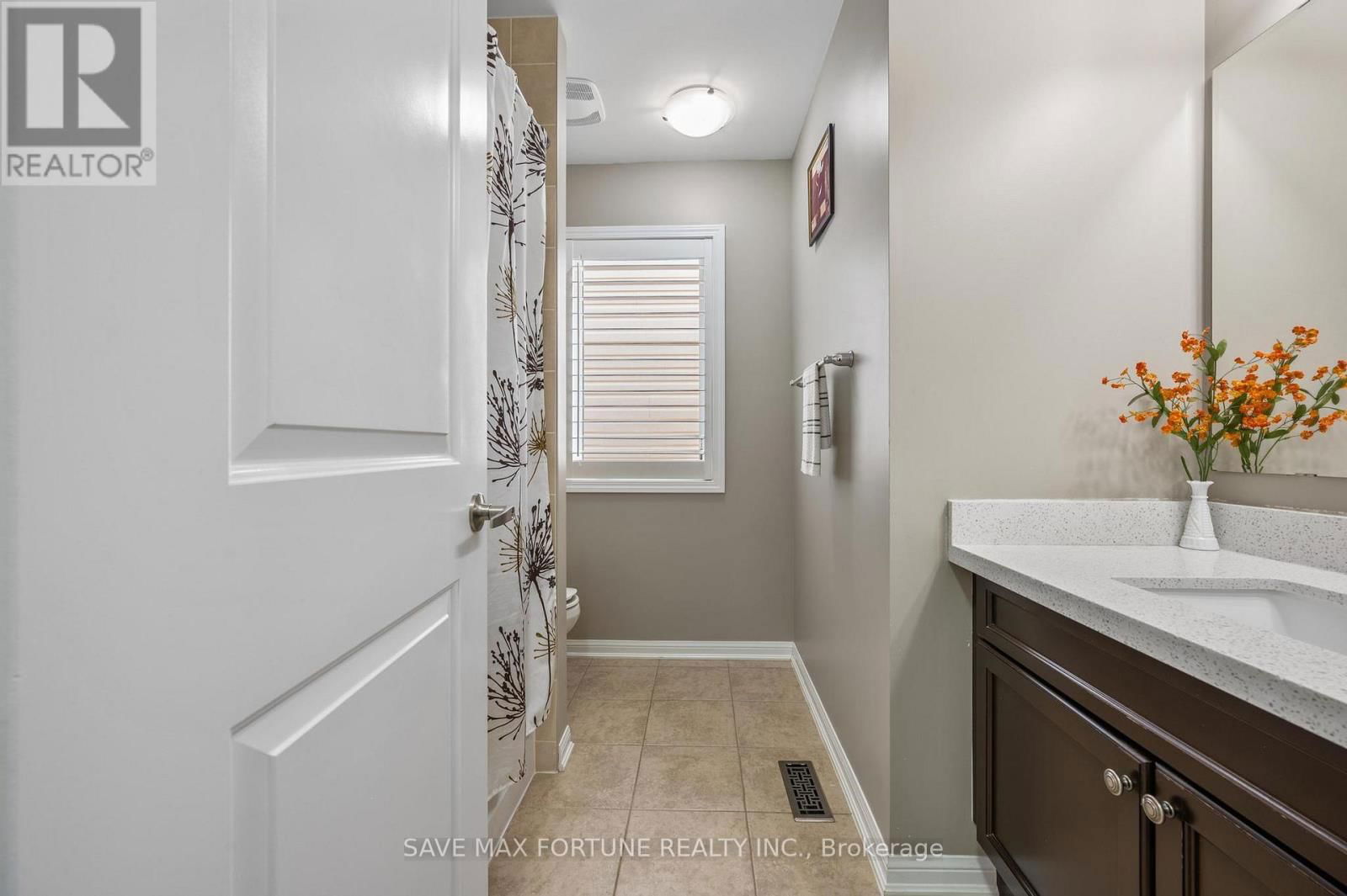 262 CEDRIC TERRACE Image 25